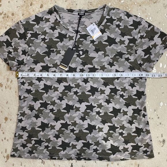 Monrow Soft Green Star Camo T-Shirt + Monrow Green Star Camo Shorts NWT 2 Items - Picture 7 of 16